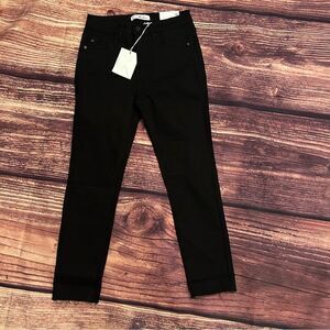 Women’s Kancan Black High Rise Crop Skinny Size 9/28 NWT